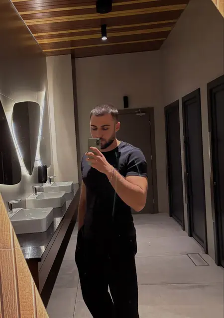 Я Martin, 21, из Праги, ищу знакомство для открытые отношения