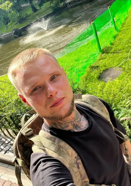 Я Данило, 24 років, знайомлюсь для спілкування у Червонограде