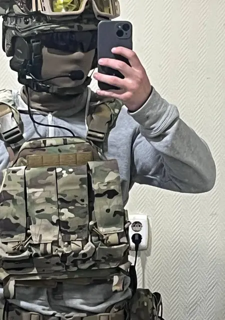 Артур из Франкфурта-на-майне, мне 19, познакомлюсь на одну ночь