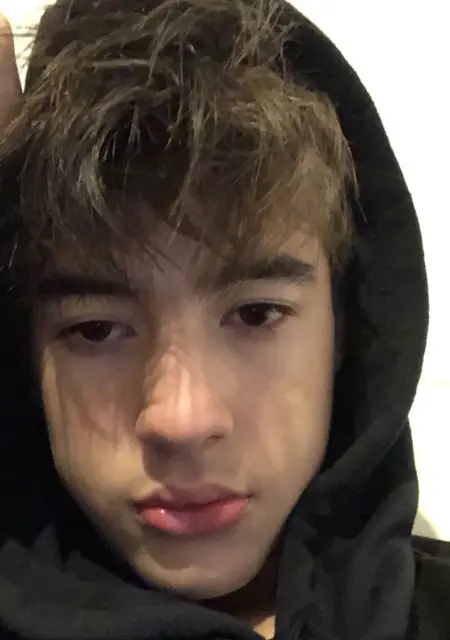 Я Mishanya, 20 років з Умани, шукаю знайомство для спільних подорожей