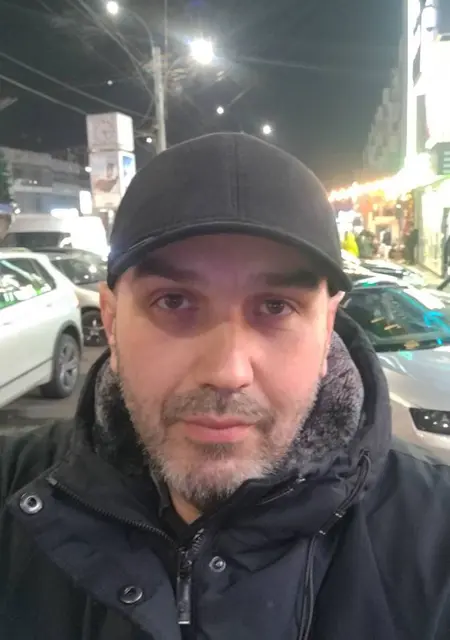 Олег из Праги, мне 44, познакомлюсь для вирта