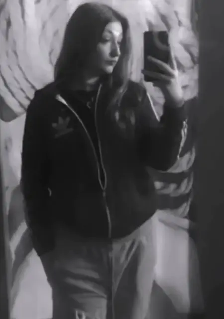 Soy Gemma Martinez, 21 años de Madrid, busco conocer gente para lío de una noche