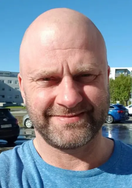 Charles из Парижа, мне 53, познакомлюсь для общения