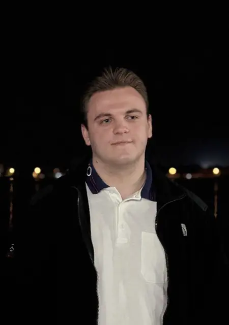 Дима из Днепра, мне 21, познакомлюсь на одну ночь
