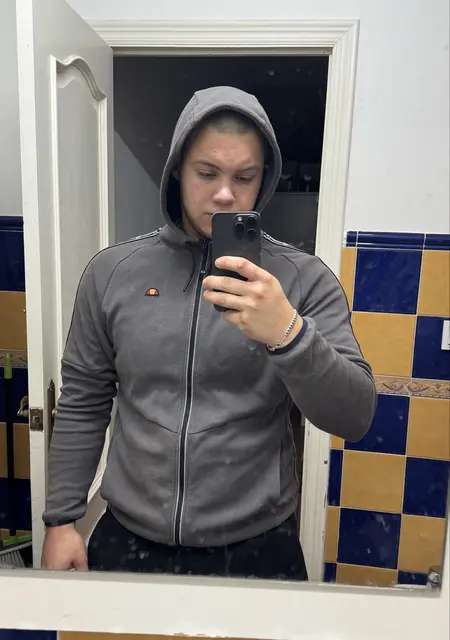 Soy Vasya, 22 años, conociéndome para relación sin ataduras en Málaga