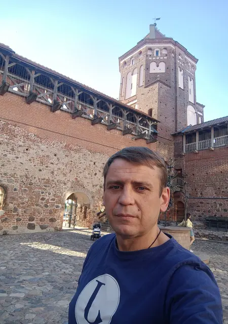 Я Саша, 47, из Могилёва, ищу знакомства на одну ночь