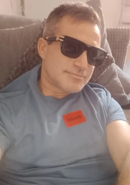 David de Sevilla, tengo 42 años, listo para conocer para chatear