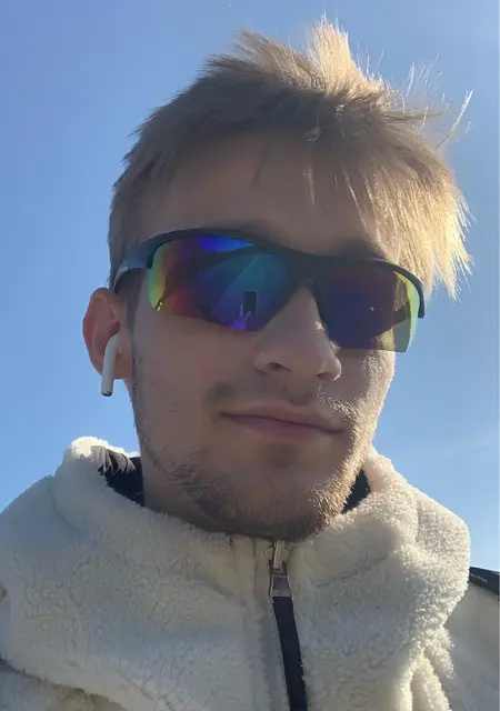 Андрій з Івано-Франківськ, мені 22 років, познайомлюсь на одну ніч