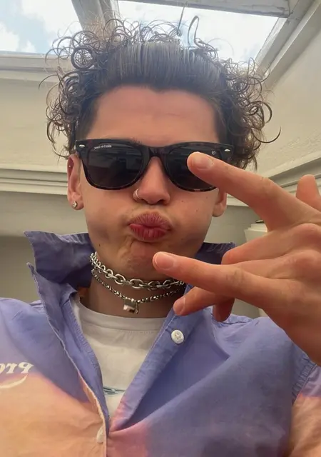 Sebastian из Зальцбурга, мне 24, познакомлюсь для вирта