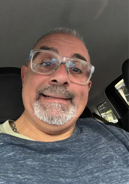 Chsrlos из Рима, мне 55, познакомлюсь для постоянных отношений