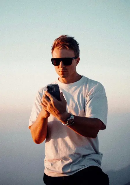 Vlad из Мелитополя, ищу на сайте общение