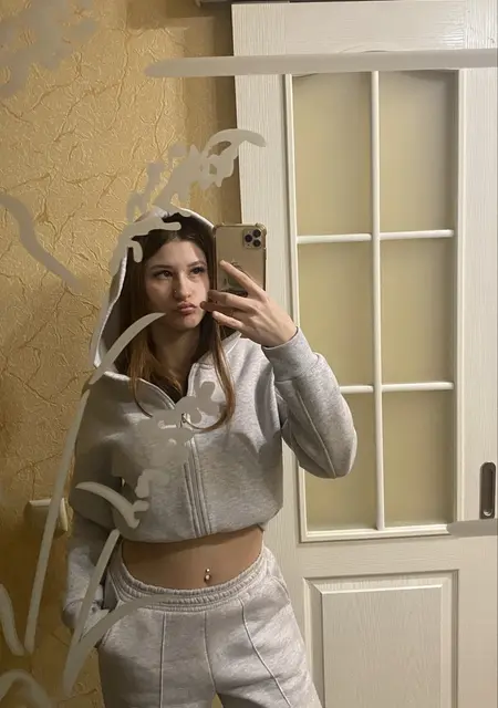 Я Настя, 18, знакомлюсь на одну ночь в Днепре