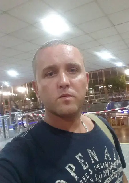 Я Anton, 35, знакомлюсь на одну ночь в Золочеве