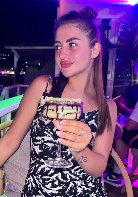 Anna из Ираклион, мне 25, познакомлюсь для вирта