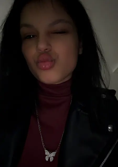 Я Alexia, 24, из Клуж-напока, ищу знакомства без обязательств