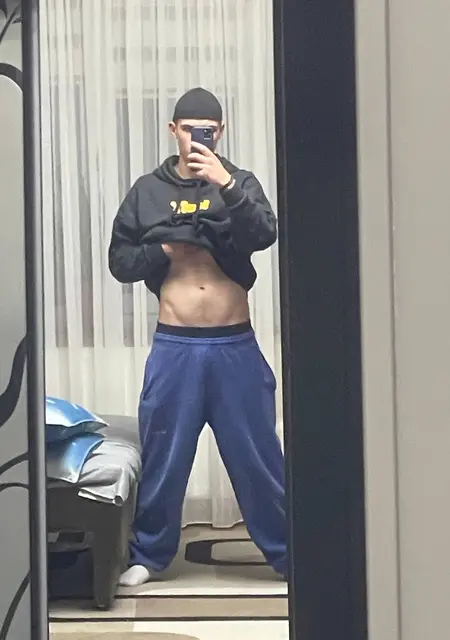 Саня из Киева, ищу на сайте открытые отношения