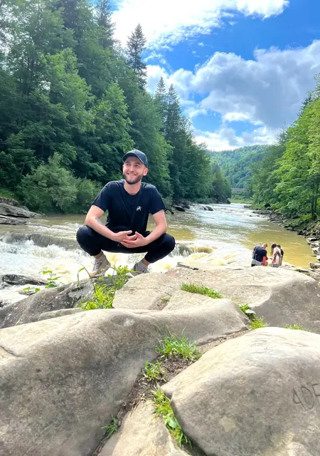 Я Антон, 28 років з Васильків, шукаю знайомства без зобов'язань