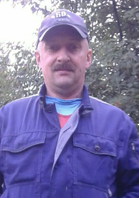 Я Саша, 55, знакомлюсь без обязательств в Минске