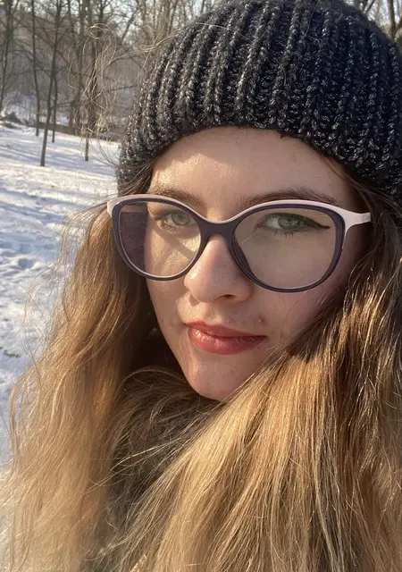 Анна з Сум, шукаю на сайті постійні стосунки