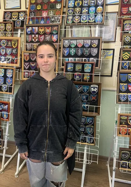 Яна з Києва, мені 18 років, познайомлюсь для спілкування