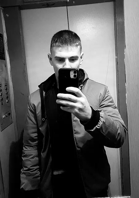 Я Паша, 18 років з Луцька, шукаю знайомство для постійних стосунків