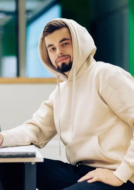 Igor з Рівного, мені 25 років, познайомлюсь на одну ніч