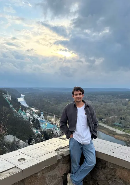 Андрей из Славянска, мне 24, познакомлюсь на одну ночь