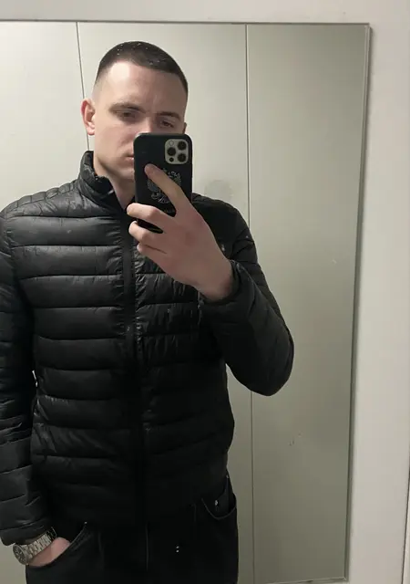 Я Олег, 26, знакомлюсь на одну ночь в Падерборне