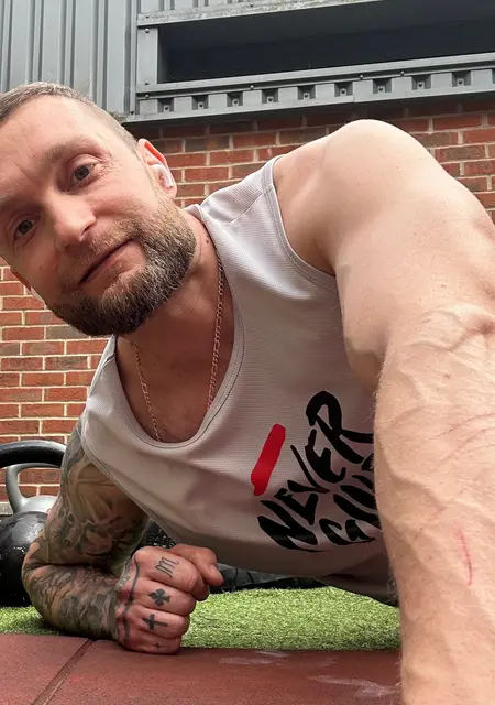 Stanislav de Torrevieja, tengo 39 años, listo para conocer para conversación virtual