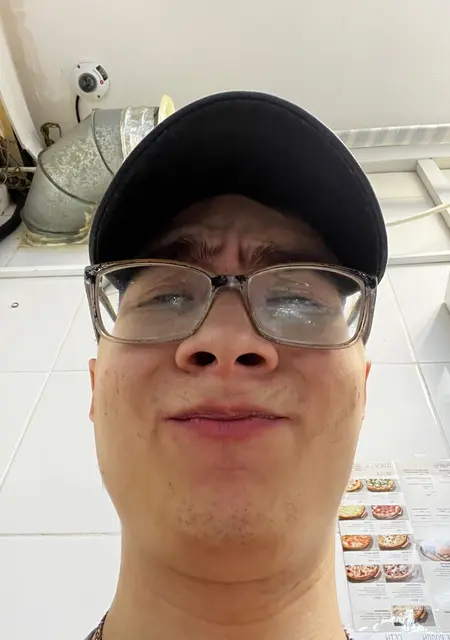 Я Лавелас, 19, из Парижа, ищу знакомства на одну ночь