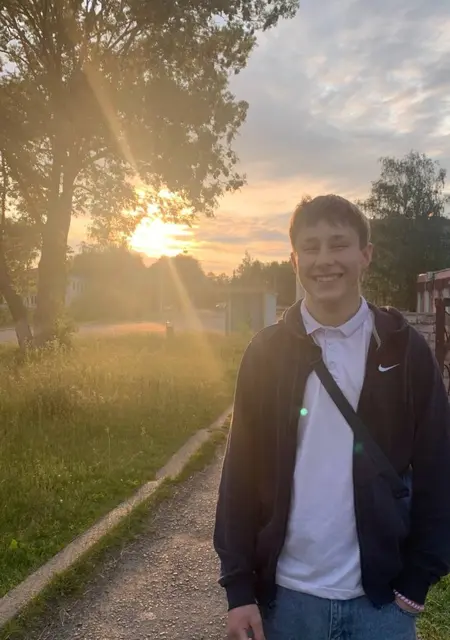 Ваня из Могилёва, мне 18, познакомлюсь на одну ночь