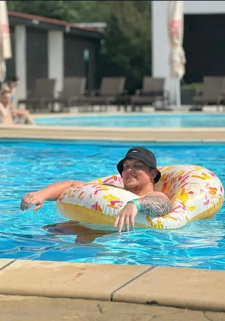 Николай з Харкова, шукаю на сайті спільні подорожі