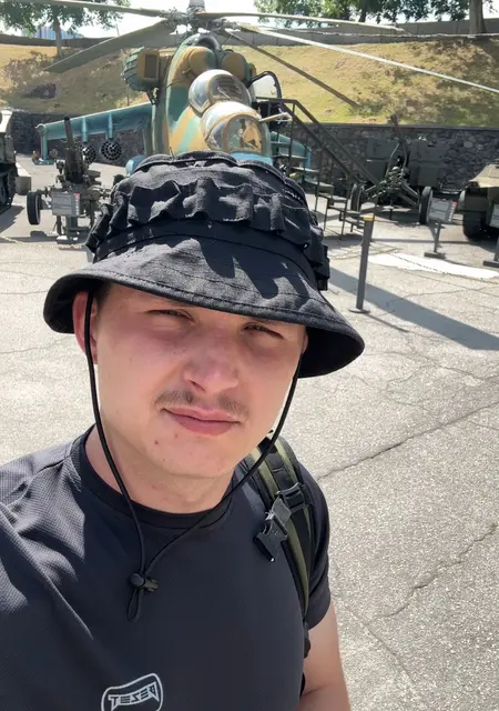 Андрій из Великого Бурлука, мне 26, познакомлюсь для вирта