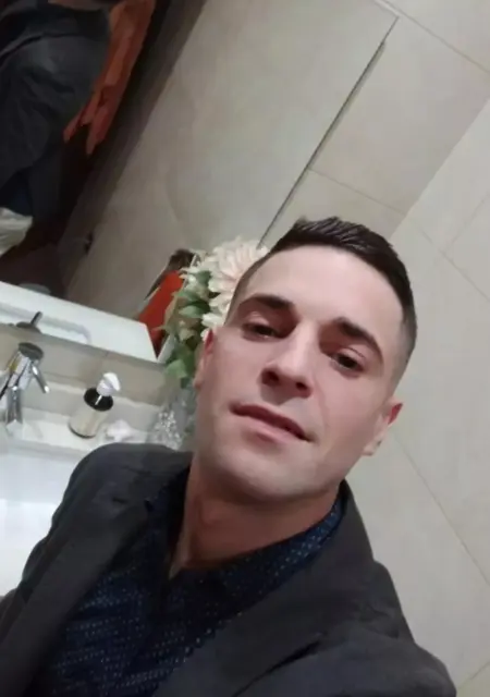 Soy David, 35 años, conociéndome para relación abierta en Terrassa