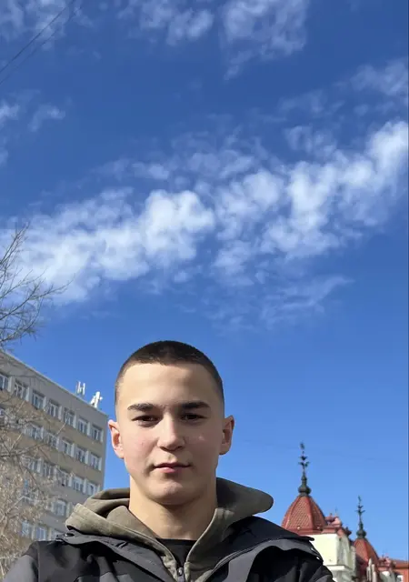 Я Айнур, 18, знакомлюсь для общения в Дюссельдорфе