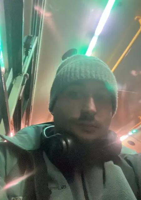 Tolik з Житомира, шукаю на сайті відкриті стосунки