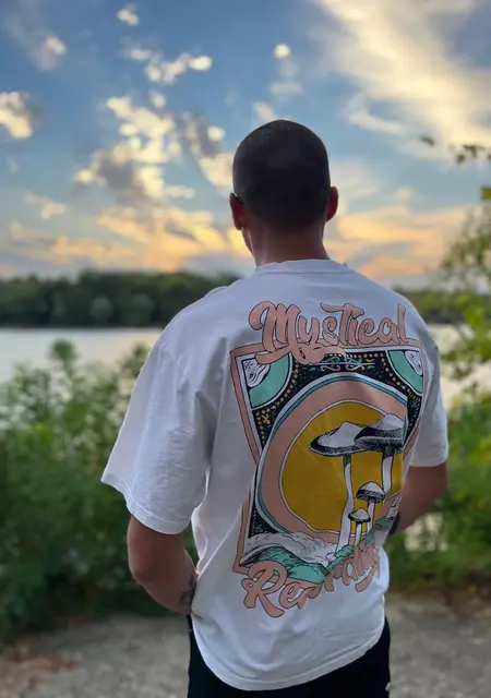 Dima из Мукачева, мне 22, познакомлюсь для приятного времяпровождения