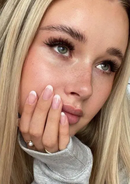 Flora из Руана, ищу на сайте постоянные отношения