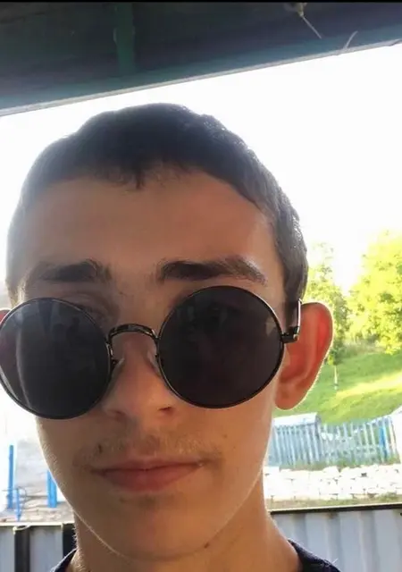 Я Вова, 21 років з Тернополя, шукаю знайомство для спілкування