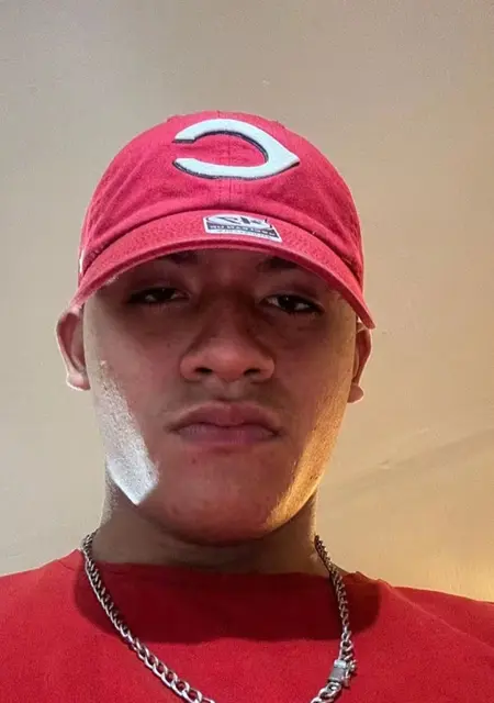 Alex из Мадрида, мне 21, познакомлюсь на одну ночь