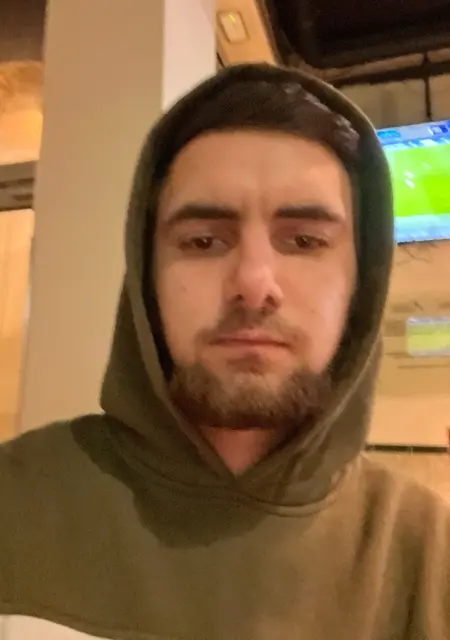 Danil из Варшавы, мне 21, познакомлюсь на одну ночь