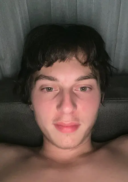 Юрий из Бангкока, ищу на сайте знакомства на одну ночь