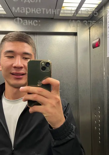 Я Maks, 21, знакомлюсь на одну ночь в Астане