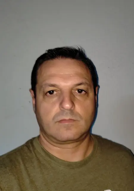 Soy Petofi, 46 años de Erandio, busco conocer gente para lío de una noche