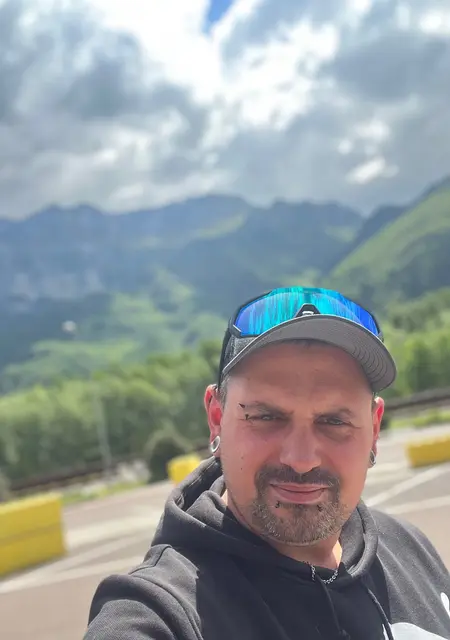 Я Ace, 34, из Зальцбурга, ищу знакомства без обязательств