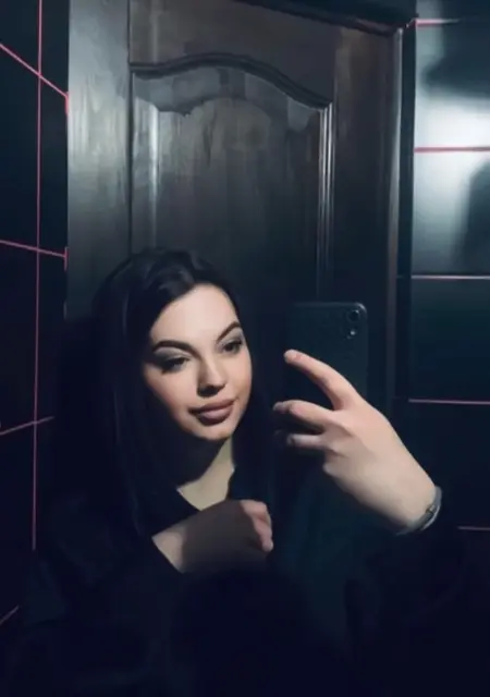 Полина из Донецка, ищу на сайте вирта