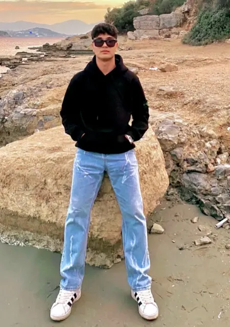 Я Berat, 25, из Айдына, ищу знакомства без обязательств