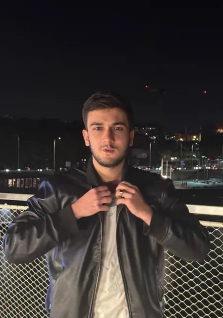 Rafael из Варшавы, ищу на сайте открытые отношения