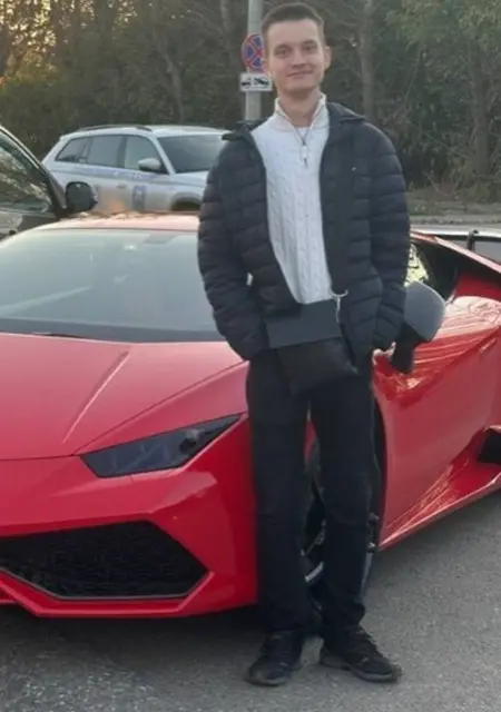 Денис из Амстердама, мне 18, познакомлюсь на одну ночь