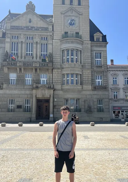 Я Ілля, 18 років, знайомлюсь без зобов'язань у Умани